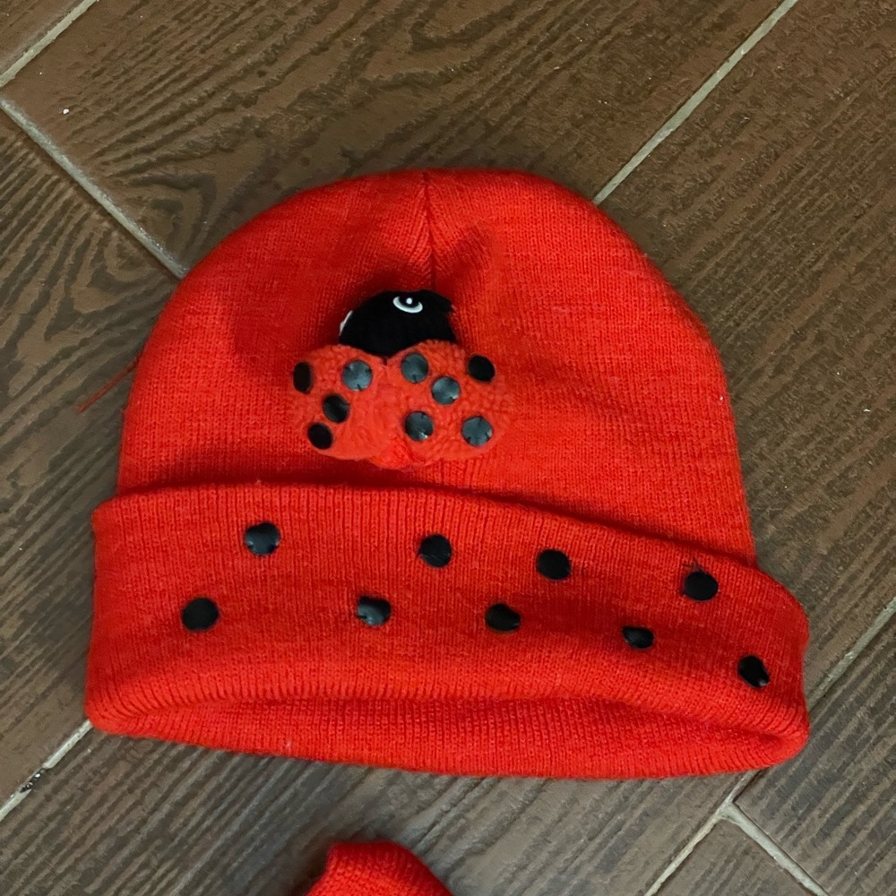 Youth Kidorable Ladybug Embellished Beanie and scarf set red with black dots - Picture 6 of 12